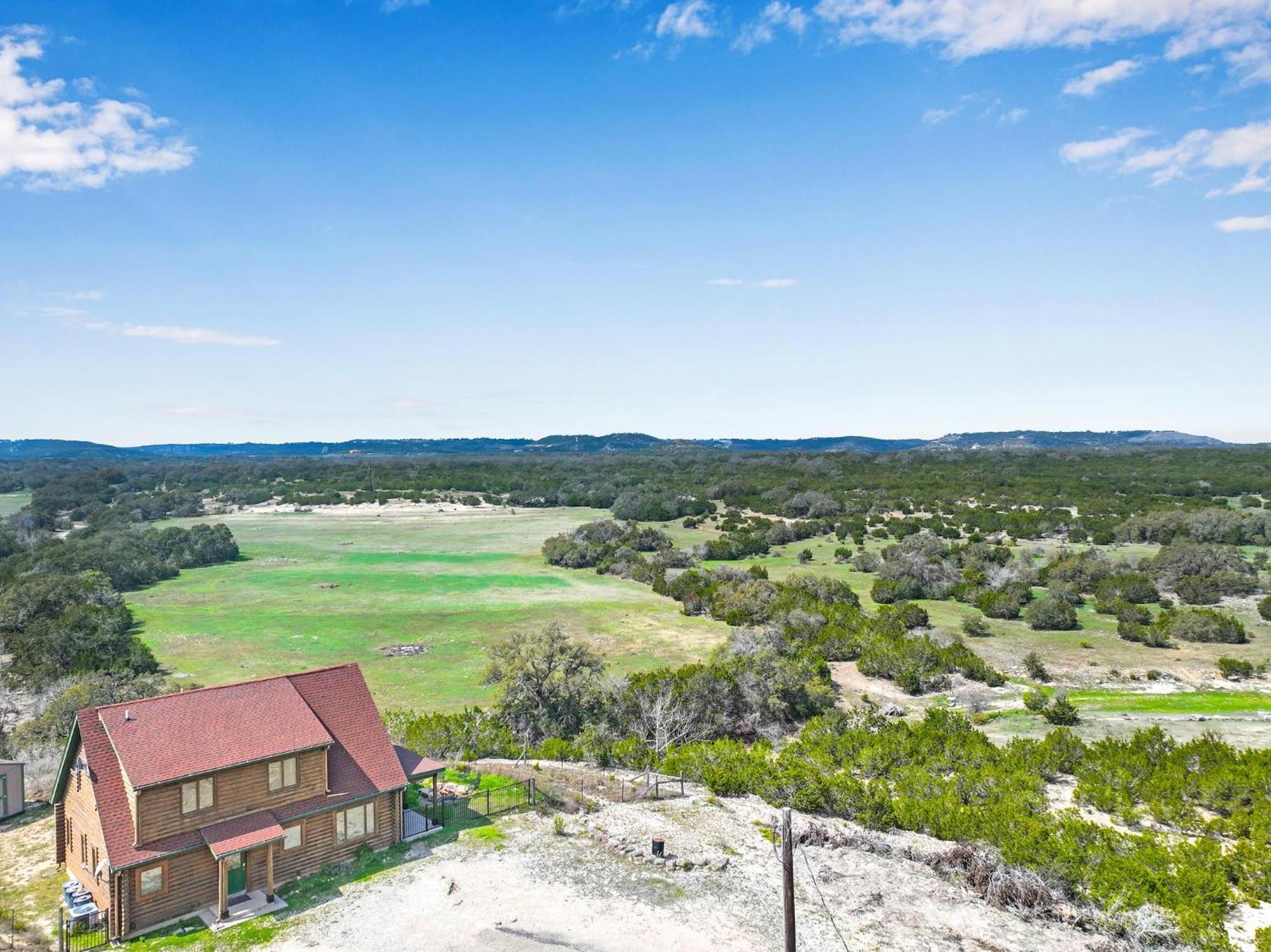 Lighthouse Hill Ranch - Log Home Johnson City Exterior photo