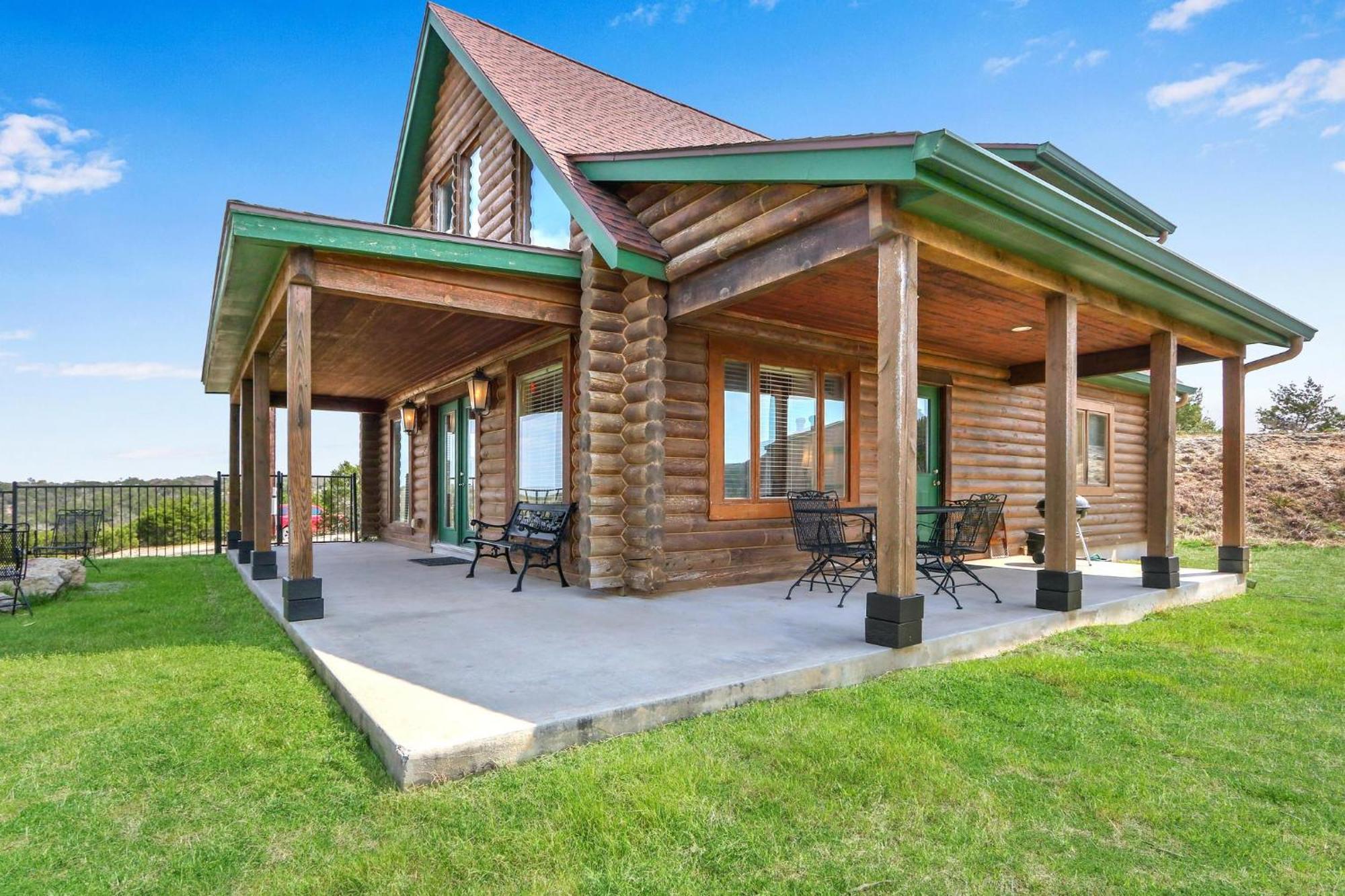 Lighthouse Hill Ranch - Log Home Johnson City Exterior photo