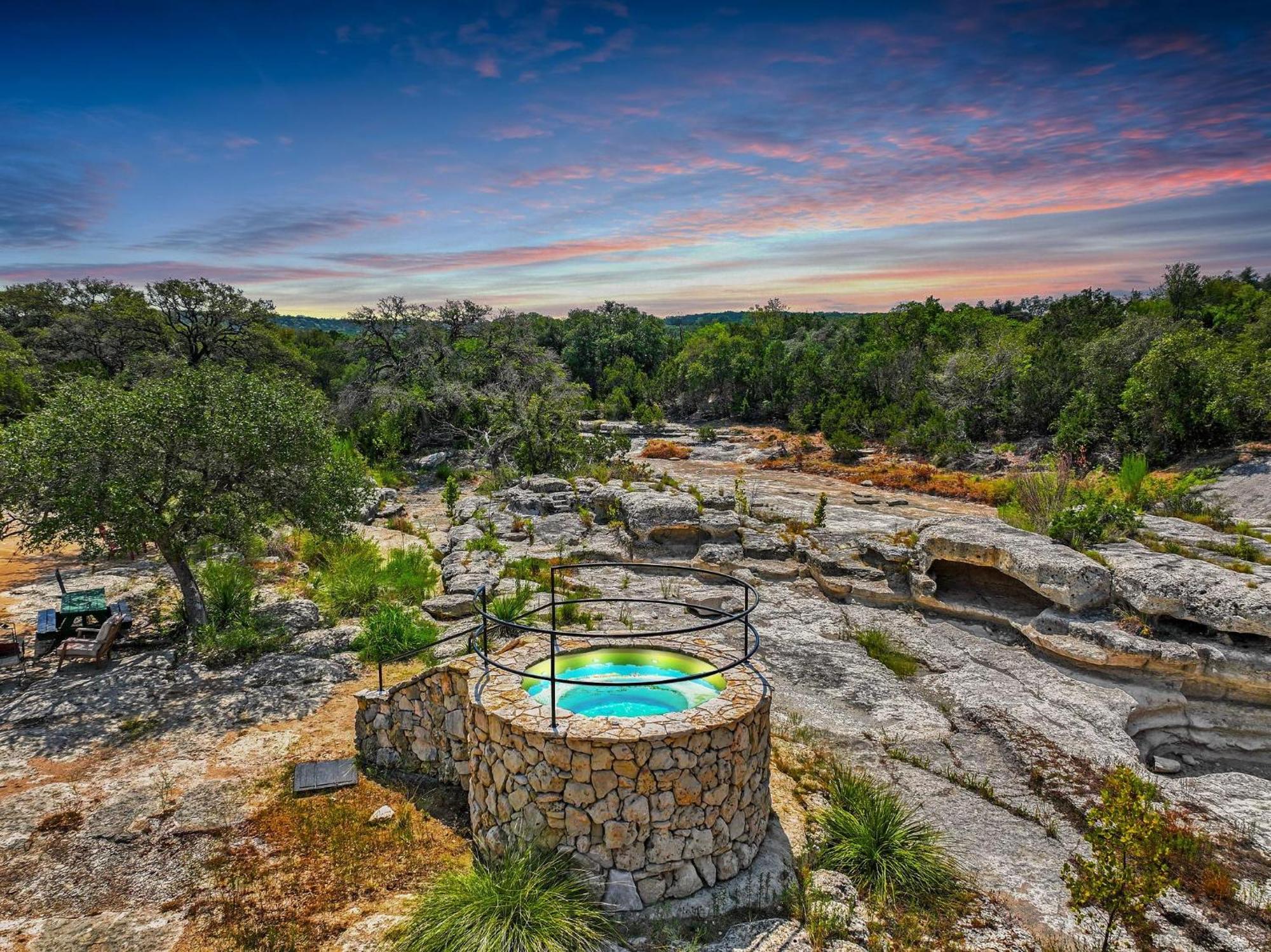 Lighthouse Hill Ranch - Log Home Johnson City Exterior photo