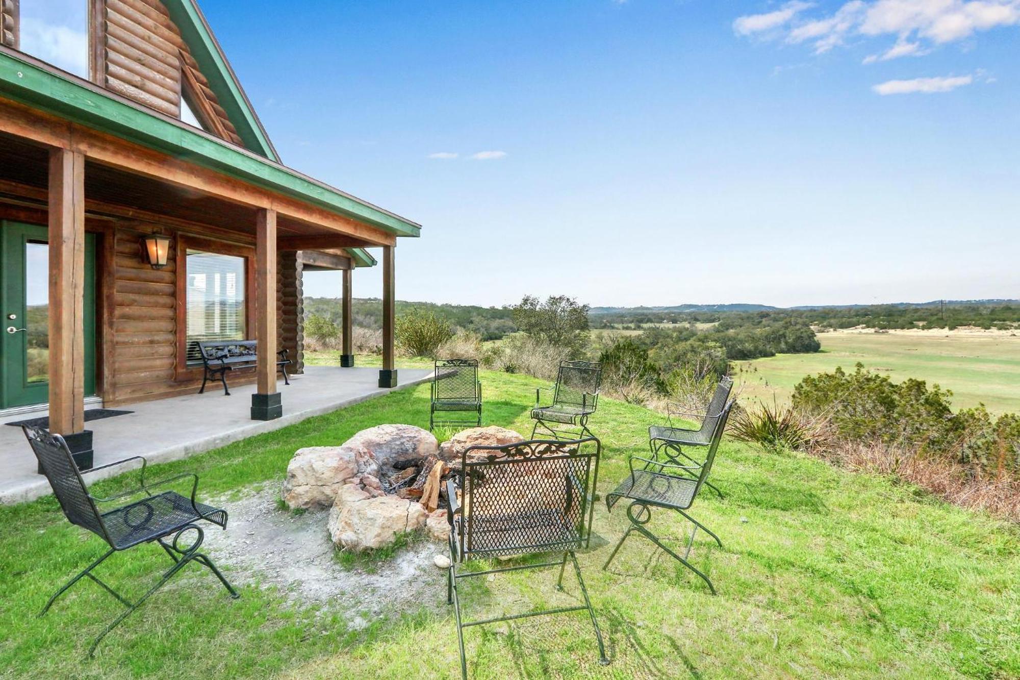 Lighthouse Hill Ranch - Log Home Johnson City Exterior photo