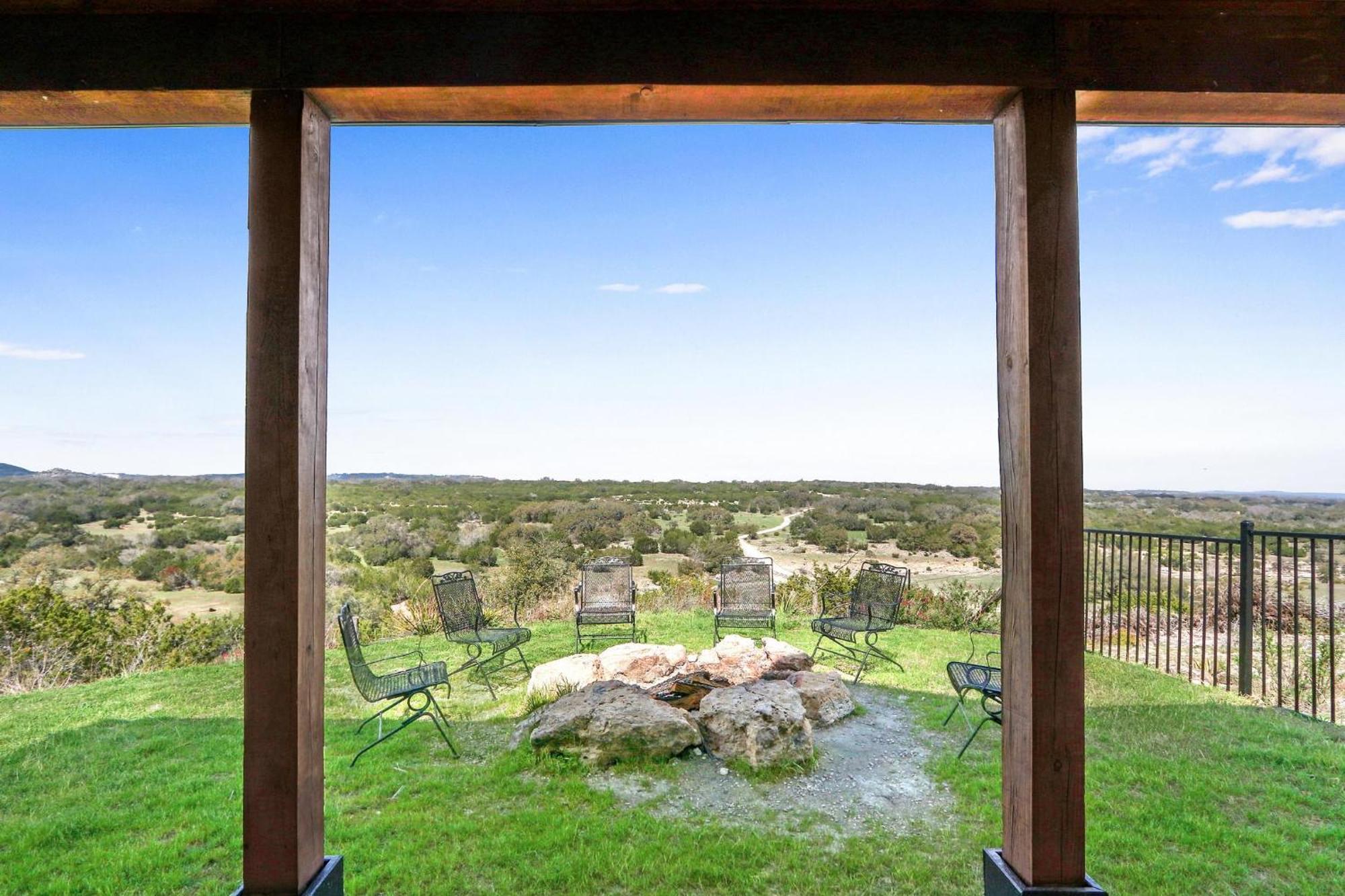 Lighthouse Hill Ranch - Log Home Johnson City Exterior photo